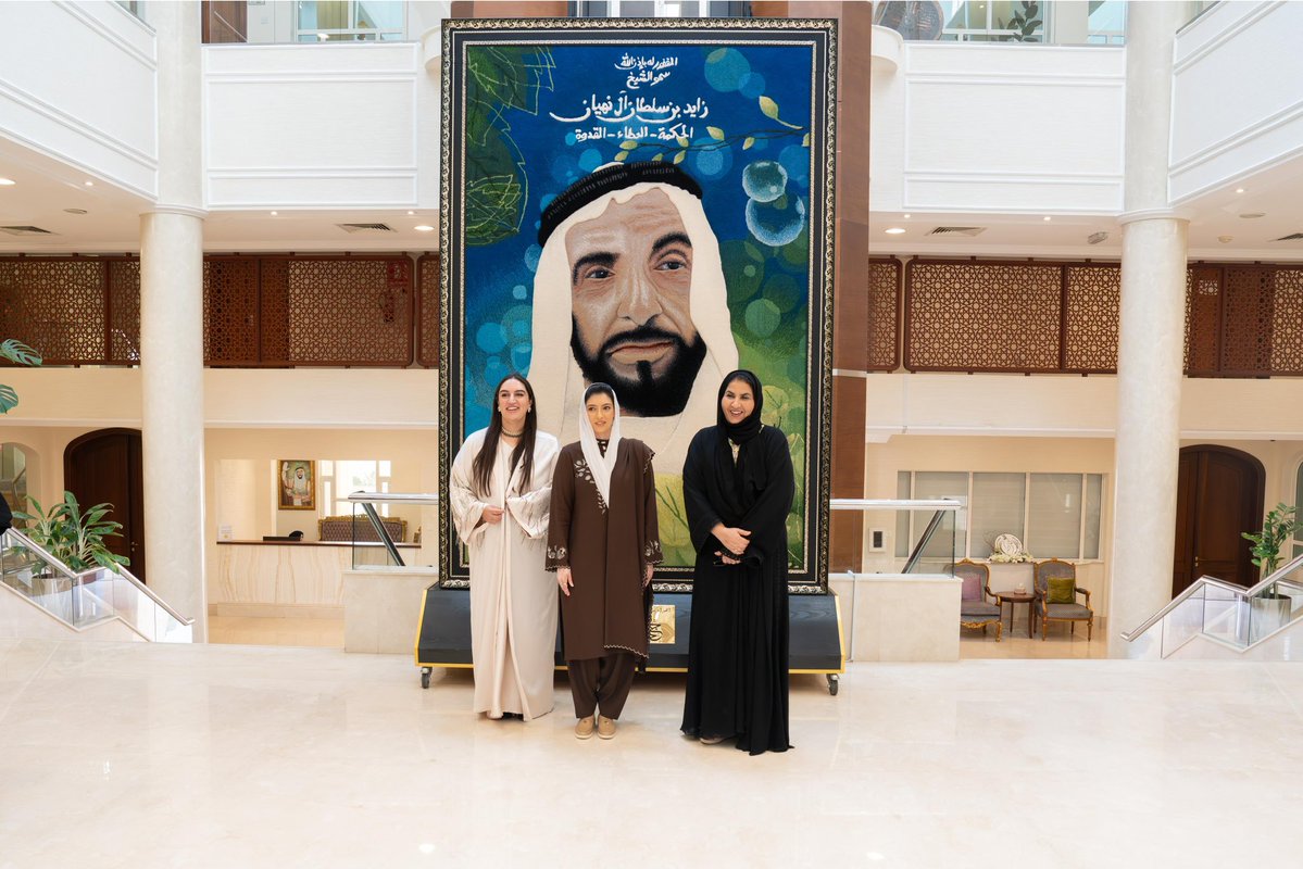 MediaCellPPP's tweet image. The First Lady, Bibi @AseefaBZ and her sister Ms @BakhtawarBZ, along with Excellency Noura Khalifa Al Suwaidi, Director General of the Union, and Ms Ghalya Al Mannaee, Chairwoman of Strategic Affairs and Development, watch an informational video on the achievements of Emirati…