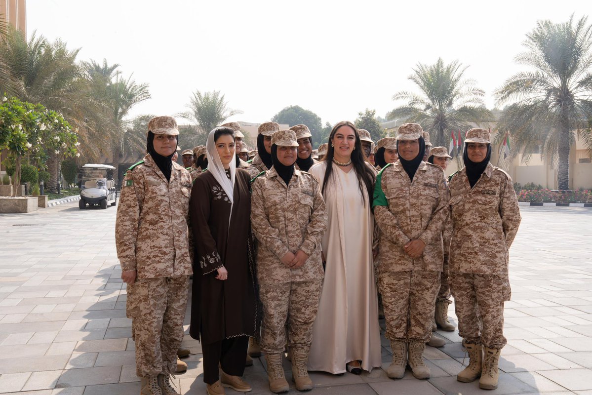 MediaCellPPP's tweet image. The First Lady, Bibi @AseefaBZ and her sister Ms @BakhtawarBZ, along with Excellency Noura Khalifa Al Suwaidi, Director General of the Union, and Ms Ghalya Al Mannaee, Chairwoman of Strategic Affairs and Development, watch an informational video on the achievements of Emirati…