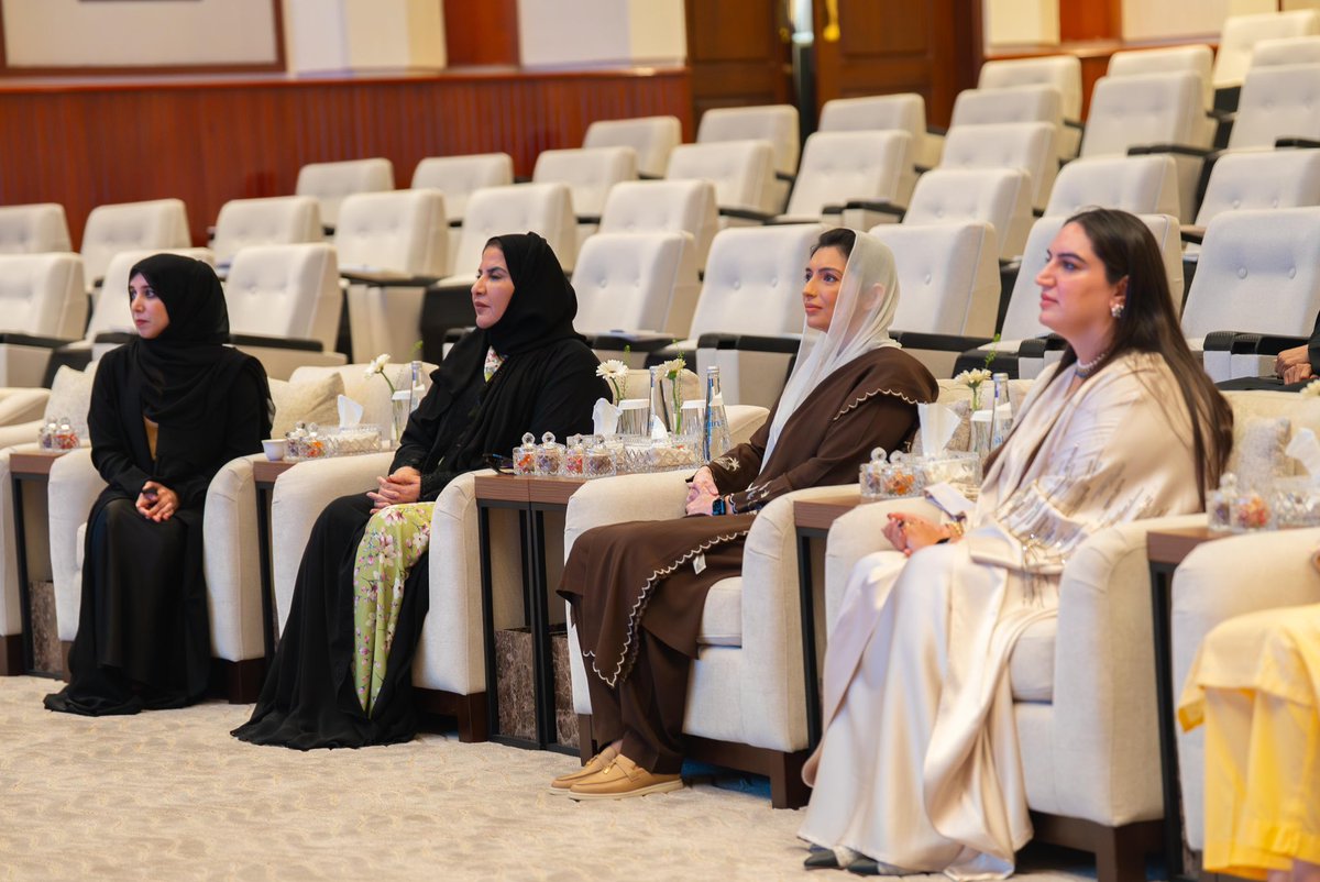 MediaCellPPP's tweet image. The First Lady, Bibi @AseefaBZ and her sister Ms @BakhtawarBZ, along with Excellency Noura Khalifa Al Suwaidi, Director General of the Union, and Ms Ghalya Al Mannaee, Chairwoman of Strategic Affairs and Development, watch an informational video on the achievements of Emirati…