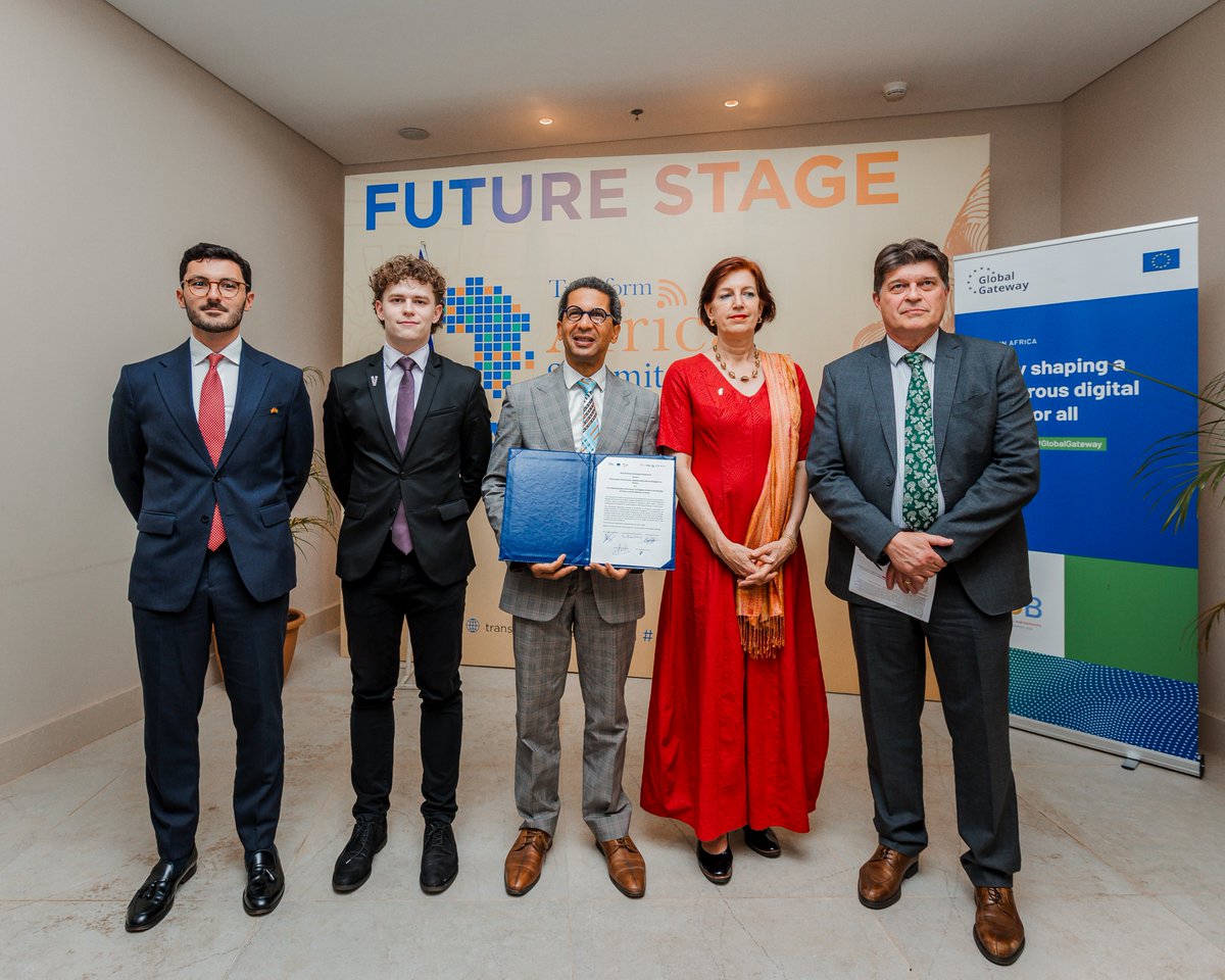 CFLA_gov_lv's tweet image. 📢 Team Europe uzsāk projektu kiberdrošības un mākslīgā intelekta jomā!

✅ Konakri, 14.11.2025 – “Transform Africa” samitā Gvinejā CFLA piedalījās starptautiskā projekta “Kapacitātes stiprināšana kiberdrošības un MI jomā” atklāšanā.

🔎cfla.gov.lv/lv/jaunums/tea…

#LATDEV #CFLA