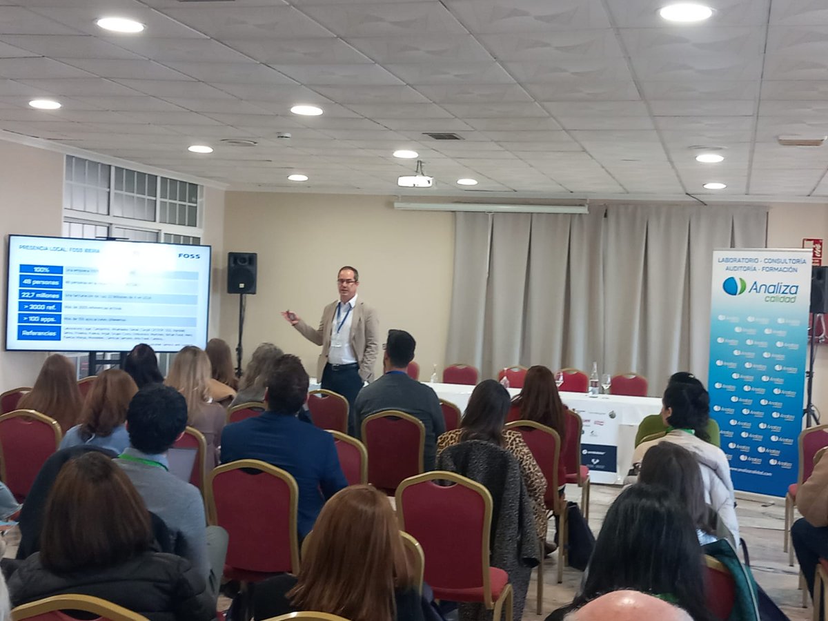 AnalizaCalidadM's tweet image. Diego Calvari Resp. de negocio en #FOSS ha mostrado cómo la tecnología NIR ayuda a la industria alimentaria a mejorar sus procesos productivos. Ha detallado que parámetros y aplicaciones son las más habituales en diferentes tipo de industria, tanto en proceso como en laboratorio.