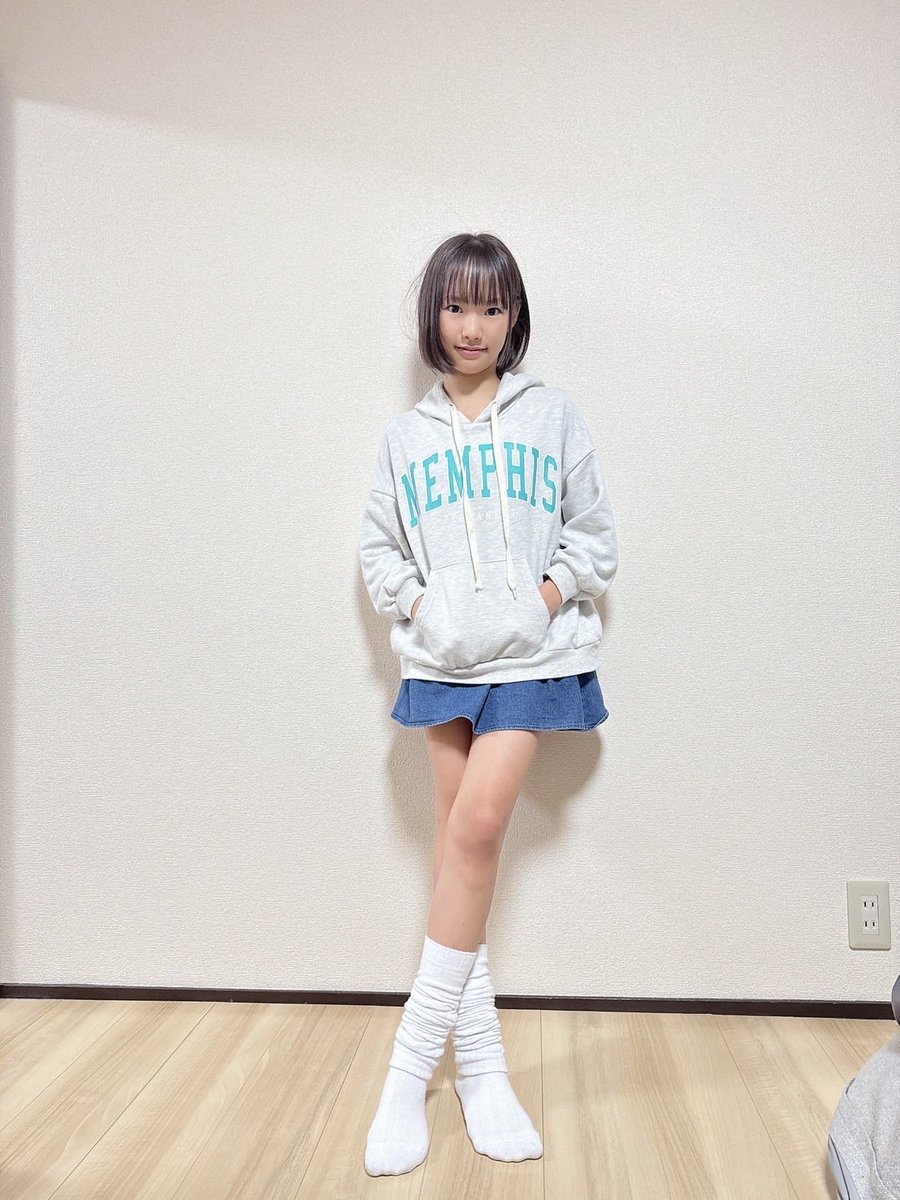 hiichan_2525's tweet image. こんばんは🐥🩷
図工の授業で紙粘土で和菓子作りが
はじまりました( ´罒`*)✧&quot;
固まるのが早すぎて大苦戦でした😱
でもめっちゃ楽しかったです😆💕

明日のSHOWROOM配信は
朝7:10～7:30までです❣️
見に来てくれたらうれしいです🩷

おやすみなさい♡

#陽彩  #ひいろ  #JS6 #撮影会Elfin