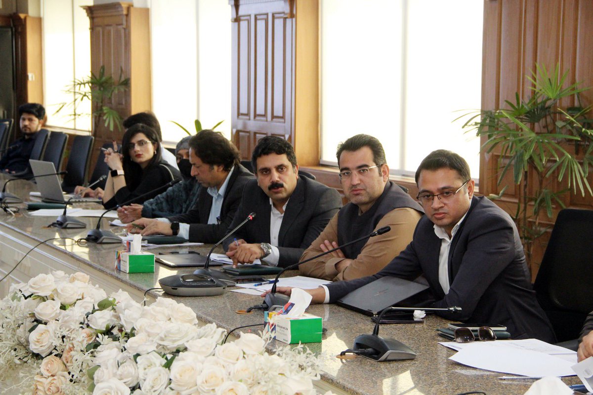 ggwoasieq11's tweet photo. Pre-PDWP meeting of the Higher Education Sector held today at P&amp;D Board, chaired by Member (Education) Mr. Yawar Hussain.
The session reviewed key sector initiatives and aligned proposals ahead of PDWP.

#Punjab #PDBoard #HigherEducation #PDWP #GovtOfPunjab https://t.co/9x62EVUchz