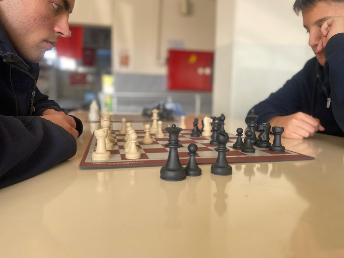 ♟️ Okulumuzda satranç turnuvası heyecanı yaşandı! Öğrencilerimiz strateji ve zekâlarını sergileyerek kıyasıya mücadele etti. Turnuvaya katılan tüm öğrencilerimizi tebrik ediyoruz! 👏
<a href="/karacabeymem/">Karacabey İlçe Millî Eğitim Müdürlüğü</a>

 #Satranç #EğitimdeBaşarı