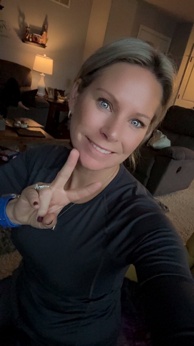 SarahSevans2000's tweet image. And just like that it’s Thursday! Sending peace your way! Show me some love on your way through!