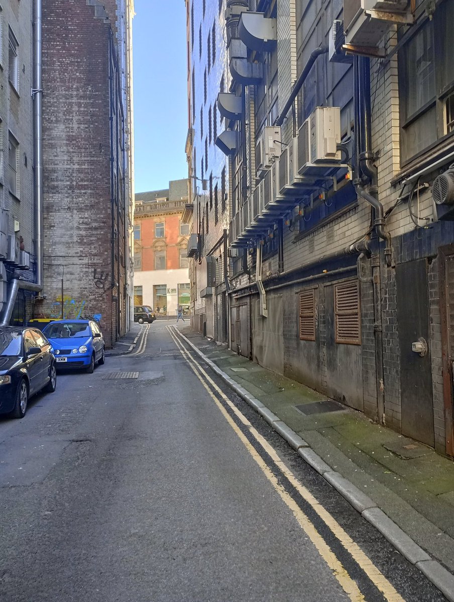 Southdoncosmos's tweet image. After attending a training session in #liverpoolcitycentre , I visited the #infamous #brooksalley to be transported via a #timeslip to a time in the past 🌌🌠 sadly that never happened @ellibin @sawatkiss @alanmc1967 @SteveMcGrory2 @pop_society @Elizabeth241072 @JayneMoobs