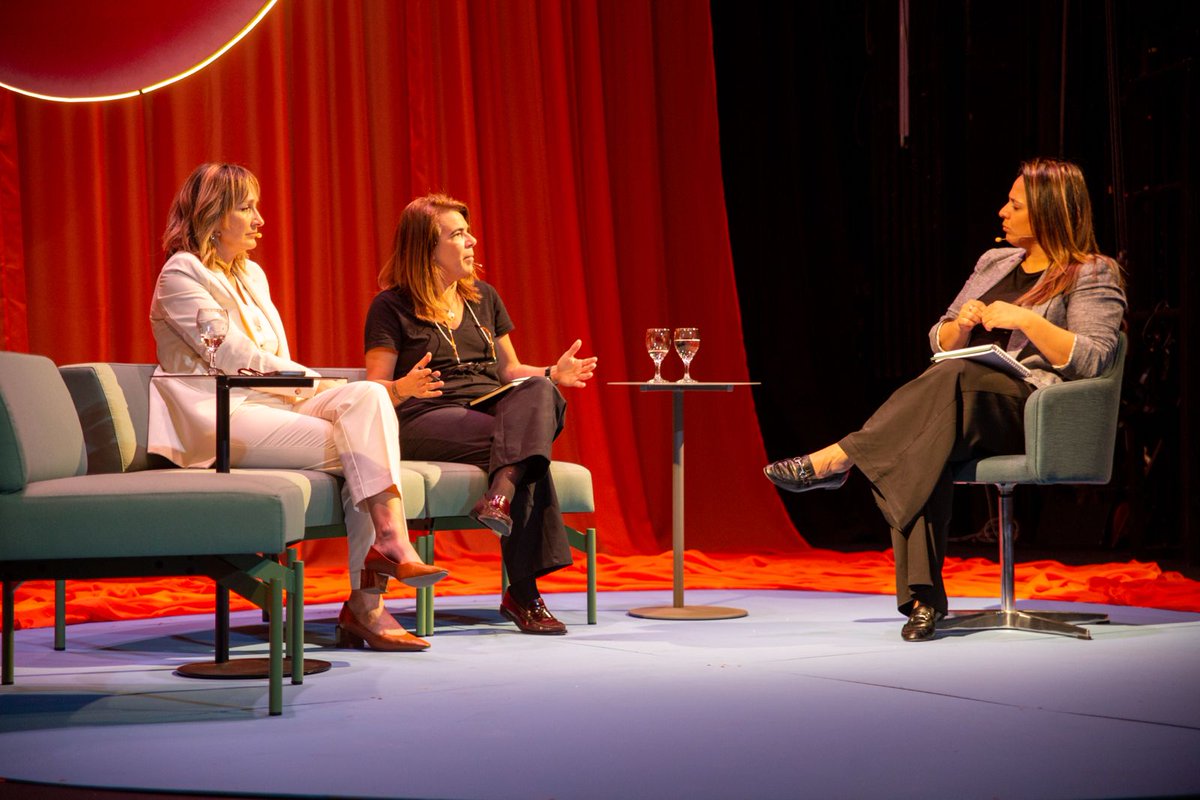 Panel de transformadoras:
Estado, políticas y gestión pública creativa con <a href="/lauraraffo/">Laura Raffo</a> y <a href="/SilviaNaneFA/">Silvia Nane</a> en diálogo con <a href="/PatriciaJMadrid/">Patricia Madrid</a>.