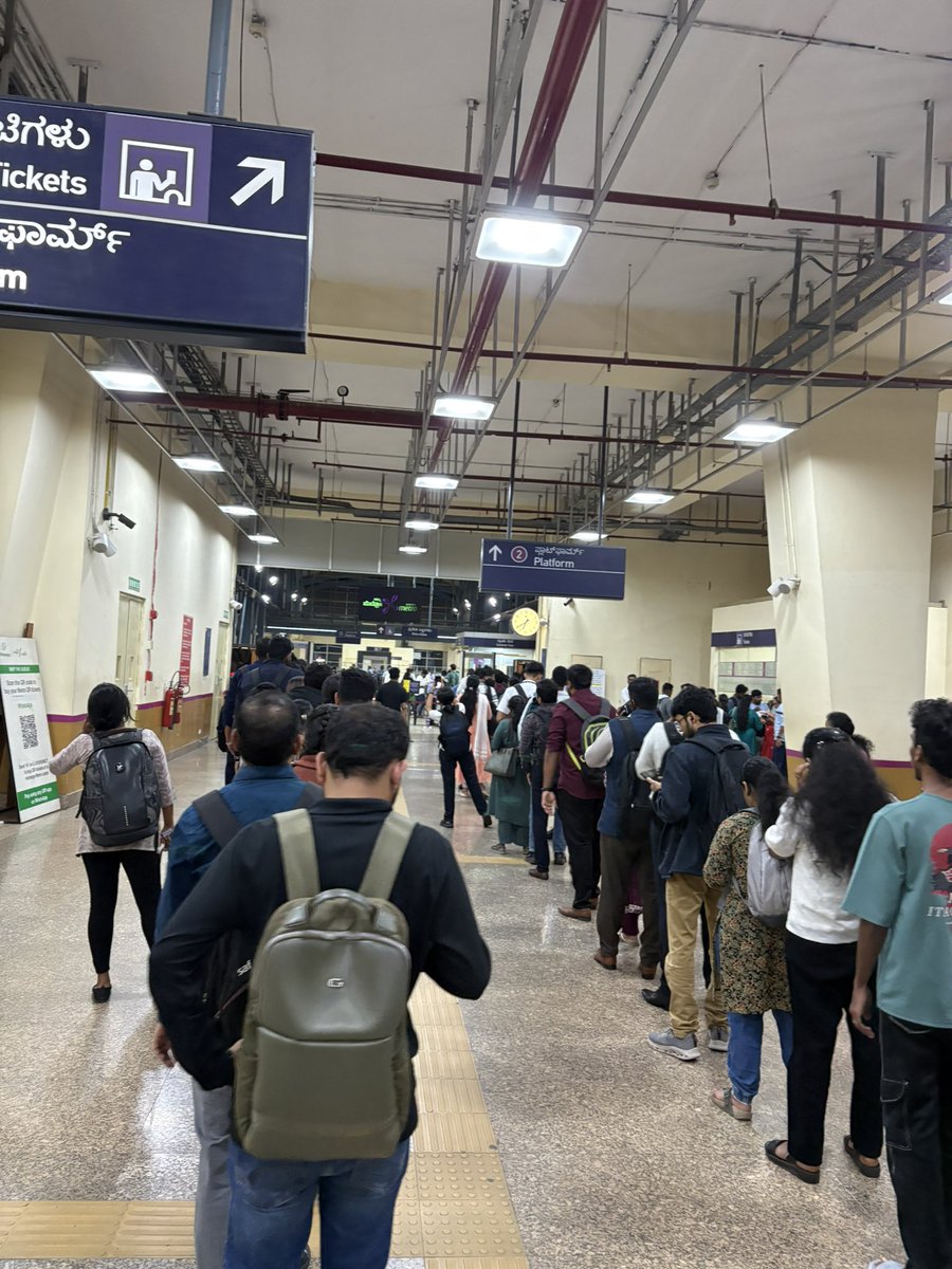 shashank_naik27's tweet image. @OfficialBMRCL why this everyday at #MGRoad?