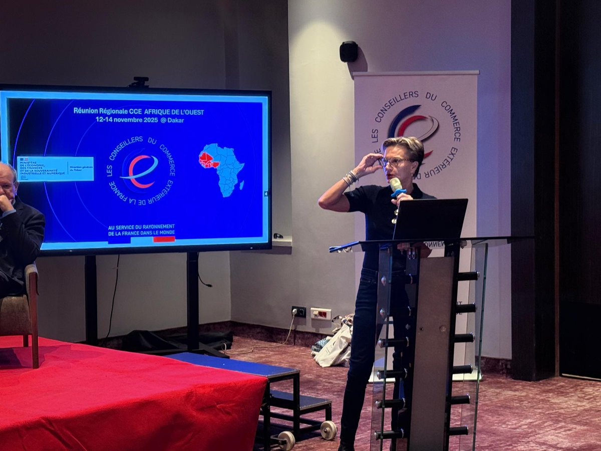 eurochammali's tweet photo. 🇪🇺 🇸🇳 🗓️La Réunion Régionale des CCEF Afrique de l’Ouest s’est tenue à Dakar les 12–13 nov. 2025. Participation de Mme Valérie BEILVERT (@vbeilvert), Mme Awa DIAKITÉ-TRAORÉ et notre DE, Mme Anne DEUEZ (@Aadebko) en tant qu’invitée. #EUROCHAMMali https://t.co/HqrOxXbkpe