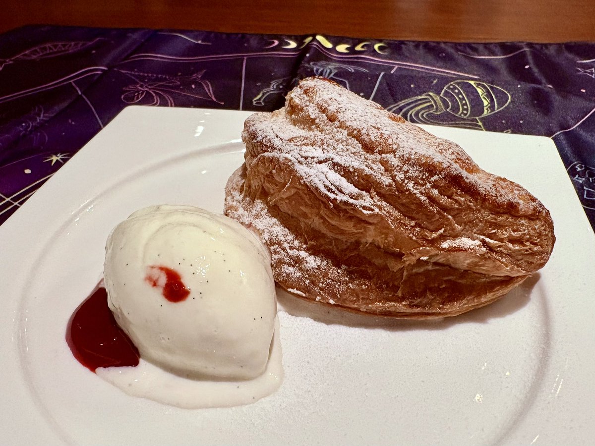 蠍座新月に合わせて「エガリテ」さんで開運ディナー会がありました！

絶品メニューは↓
・バーニャカウダー
・赤カブのポタージュ
・三元豚のビーツ煮込み
・リンゴのパイ包み

蠍座新月＋水星逆行に合わせた「ジャーナリング」も！

民間伝承での開運方法なども話して、盛り上がりました^^