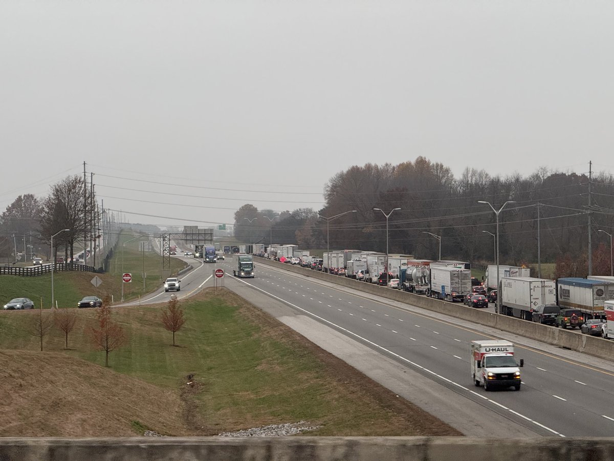 darr1n's tweet photo. @joeimel  traffic on southbound I65 is at a standstill. View from cemetery road exit 26. https://t.co/1R2zvi4m0r