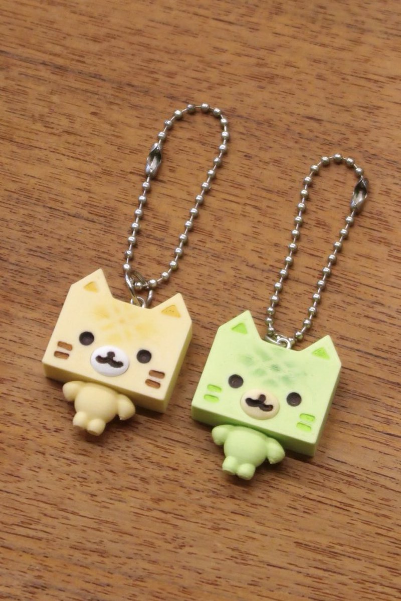 kezimvillage's tweet image. 콜라보 키링 메론빵과 바짝 타버린 샌드위치도 굽고 있어요 🥪
곧 닷닷닷 다른 신제품들도 데려오겠습니다!