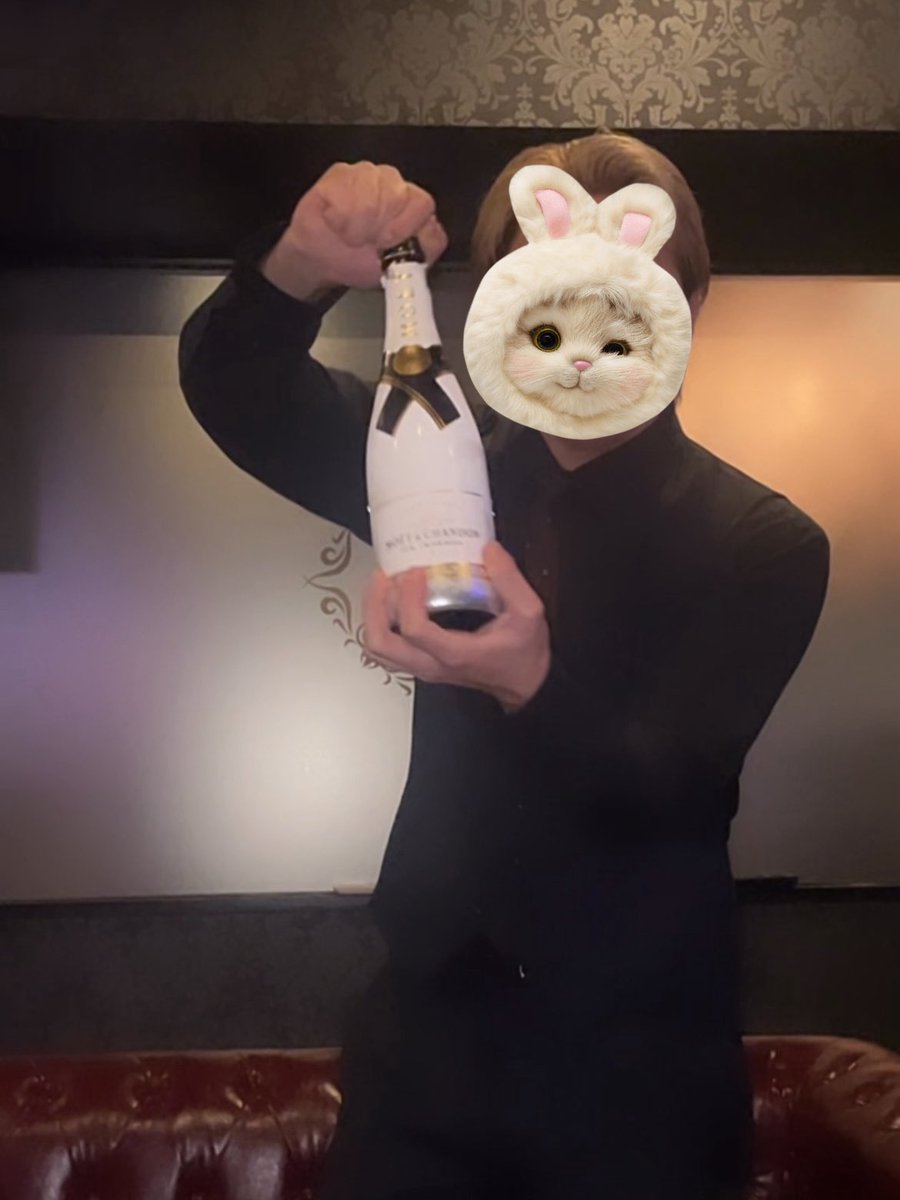 aoiaoi813's tweet photo. 酒しか勝たん https://t.co/gn7bz7GFzF