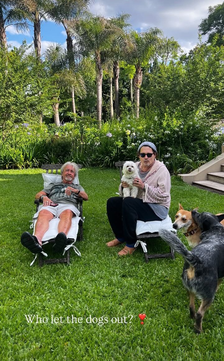 dembrowski794's tweet image. My brother johnny really love dog&apos;s ♥️
#Johnnydepp
#Johnnydepp