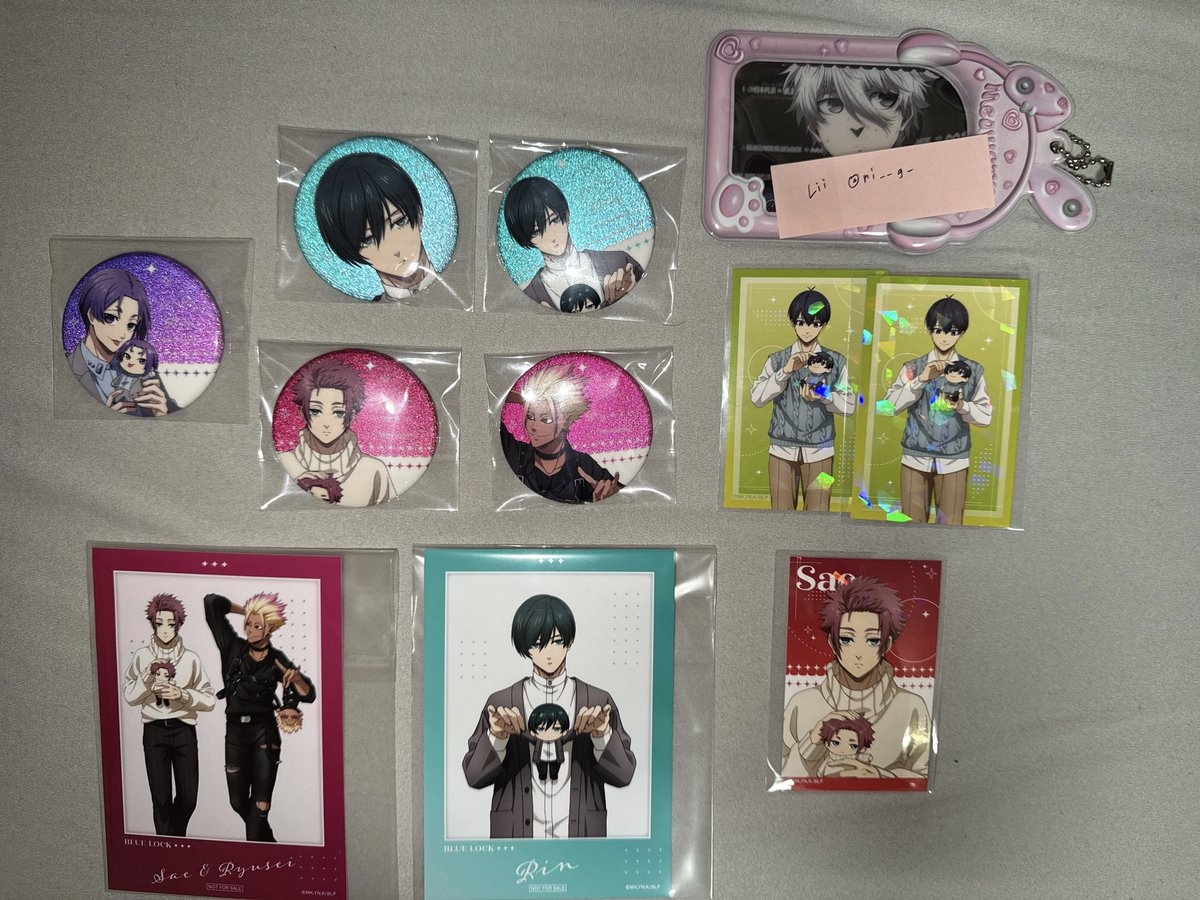 ri__g_'s tweet photo. 【交換】ブルーロック ブルロ Theキャラ 有楽町 マルイ だっこシリーズ ホログラムカード ブロマイド 缶バッチ

譲)
　糸師凛　糸師冴　士道龍聖　御影玲王　　　
　潔世一

求)凪誠士郎
　(缶バッチアップ　トレカ全身)
都内手渡し又は郵送

お心当たりありましたらご連絡お願いいたします🙇‍♀️ https://t.co/CHxIsY3HIj