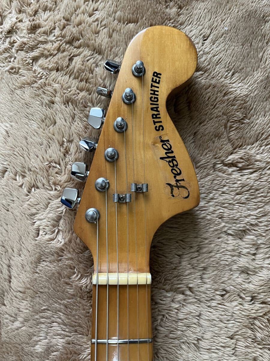 3tsu_noaka's tweet image. 今年も頑張ったであろう自分へのご褒美にギターを買った✌️
ストラトタイプのラージヘッド欲しくてヤフオク漁ってたら良いのんめっけた✨✨
自分とほぼ同じ年齢であろうこの廉価ギター　　想像以上に良い音が鳴る♪
#Fresher
#ストラト
#エレキ
#ジャパンヴィンテージ