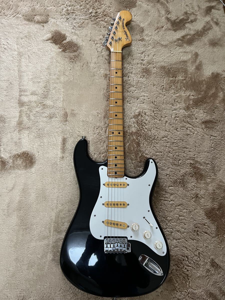 3tsu_noaka's tweet image. 今年も頑張ったであろう自分へのご褒美にギターを買った✌️
ストラトタイプのラージヘッド欲しくてヤフオク漁ってたら良いのんめっけた✨✨
自分とほぼ同じ年齢であろうこの廉価ギター　　想像以上に良い音が鳴る♪
#Fresher
#ストラト
#エレキ
#ジャパンヴィンテージ