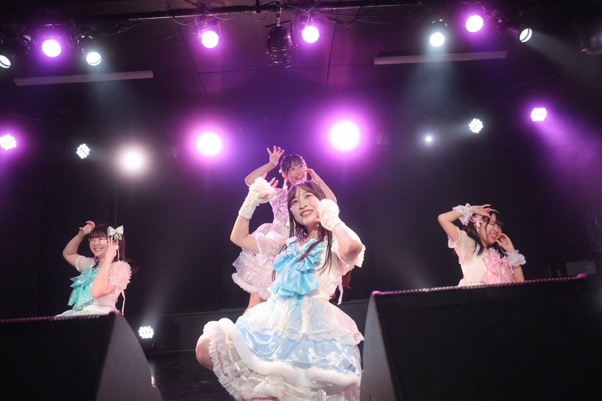 kuro_2014's tweet image. 永福町を歩いてたらたまたま…

N.E.P さん
℃hurryz 14期 さん
まゆこんはメロがり隊 from 恋色モノポリー さん
ノアみい♡らびっと さん
君はなつみゅぜ さん
禁断アドレセンス さん

がいました！😃

今日もみんなかわいいなー！😃
明日から4連休わーい！😃