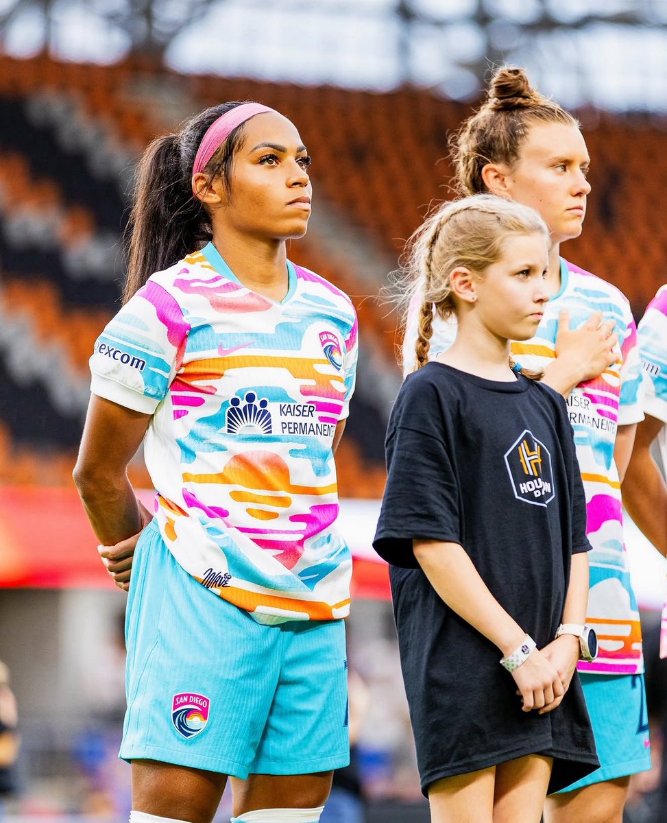 clem_reporter's tweet image. 🚨 𝗣𝗘𝗥𝗟𝗘 𝗠𝗢𝗥𝗥𝗢𝗡𝗜 𝗘𝗦𝗧 𝗗𝗘 𝗥𝗘𝗧𝗢𝗨𝗥 𝗘𝗡 𝗘́𝗤𝗨𝗜𝗣𝗘 𝗗𝗘 𝗙𝗥𝗔𝗡𝗖𝗘 ! 🇫🇷

Sa dernière apparition en équipe de France date du 30 novembre 2021. 🔙

📸 @sandiegowavefc