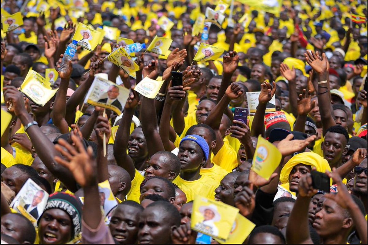 atahoc's tweet photo. Service above self. Thank @KagutaMuseveni &amp; Maama @JanetMuseveni https://t.co/XqTXO7pnqa