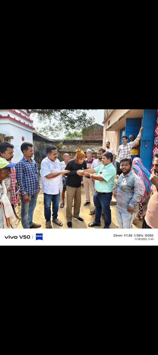 #Pension given to a visually impaired beneficiary today by BDO Gondia. <a href="/dssodhenkanal/">DSSO Dhenkanal</a> <a href="/CMO_Odisha/">CMO Odisha</a> <a href="/districtadmndkl/">District Dhenkanal</a> <a href="/PRDeptOdisha/">Panchayati Raj and Drinking Water Department</a> <a href="/ZPDhenkanal/">zp_dhenkanal</a> <a href="/mopr_goi/">Ministry of Panchayati Raj, Government of India</a> <a href="/IPR_Odisha/">I & PR Department, Odisha</a>