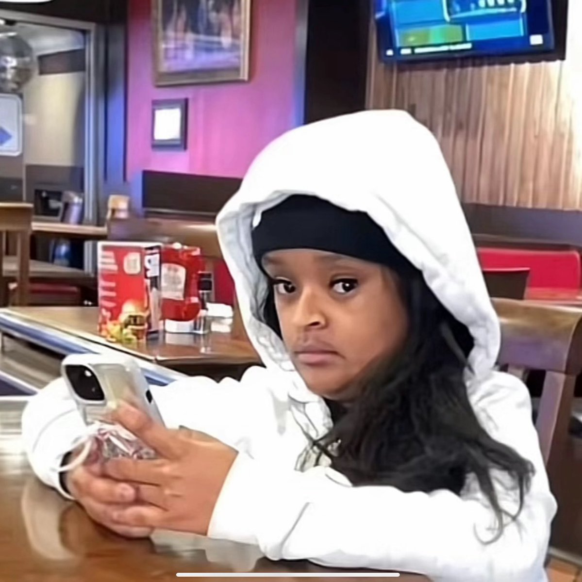 Snowkilla1's tweet image. wrap this up pls n ty….