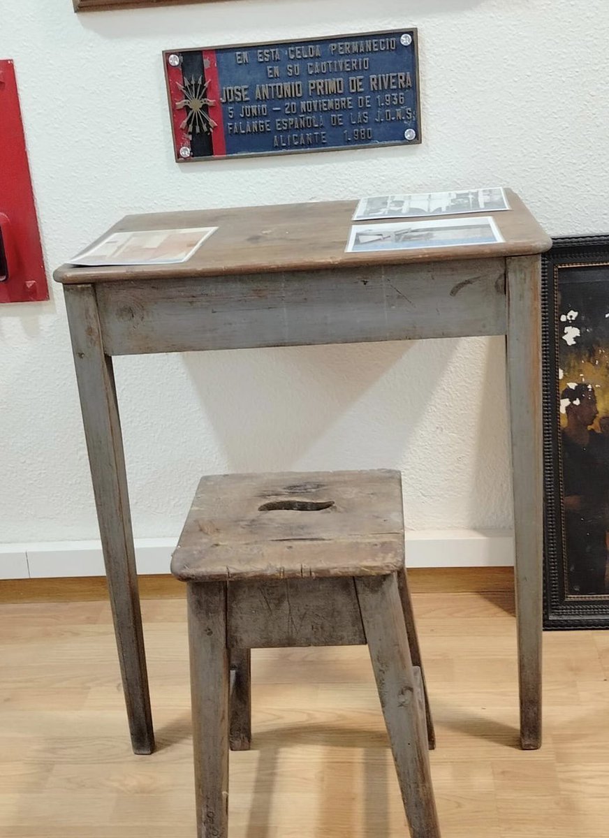 LaConquistaDE's tweet image. En esta mesa, escribió José Antonio sus últimas palabras:

“Ojalá fuera la mía la última sangre española que se vertiera en discordias civiles. Ojalá encontrara ya en paz el pueblo español, tan rico en buenas cualidades entrañables, la Patria, el pan y la Justicia”

¡PRESENTE!