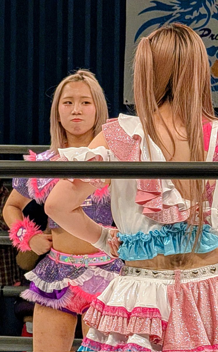 tMh8Bu221uTrULP's tweet image. 11/20 #wavepro 板橋大会
観戦終了です🌷

#咲蘭 選手
 #しのせ愛梨紗 選手
タッグで対戦😤
前の団体から確か仲が良かったはず
いざ試合が始まればバチバチでした。
もっと観てみたいよね⁉️