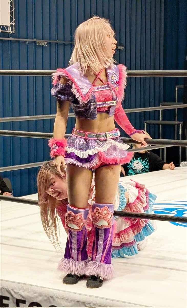 tMh8Bu221uTrULP's tweet image. 11/20 #wavepro 板橋大会
観戦終了です🌷

#咲蘭 選手
 #しのせ愛梨紗 選手
タッグで対戦😤
前の団体から確か仲が良かったはず
いざ試合が始まればバチバチでした。
もっと観てみたいよね⁉️