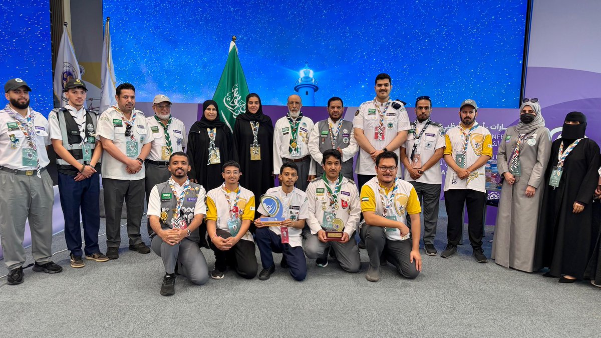 moaffaq77's tweet photo. فخورٌ بوالدي الدكتور علي بن أحمد الحفاشي، الذي نال اليوم قلادة الكشاف العربي؛ أرفع وسام كشفي على مستوى الوطن العربي ..
إنجازٌ مستحق لقامةٍ وطنيةٍ قدّمت للوطن والكشافة والشباب عقودًا من العطاء والإخلاص ..
والدي .. دمتَ قدوةً تُحتذى، ورمزًا يُشرّف المملكة في كل محفل 🇸🇦 https://t.co/RG0AfsniK1