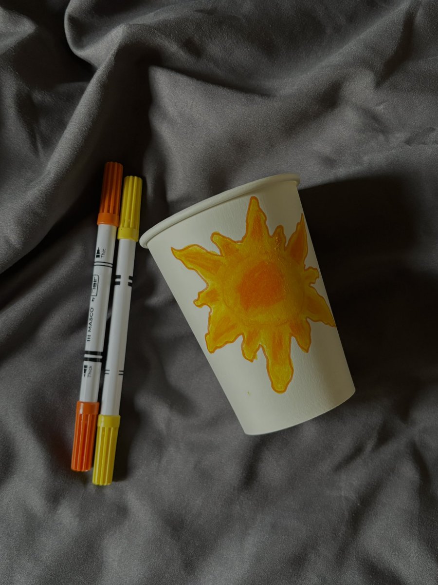 fafafaOctober's tweet image. السر ورا لذة القهوة هي شمسي الغريبه