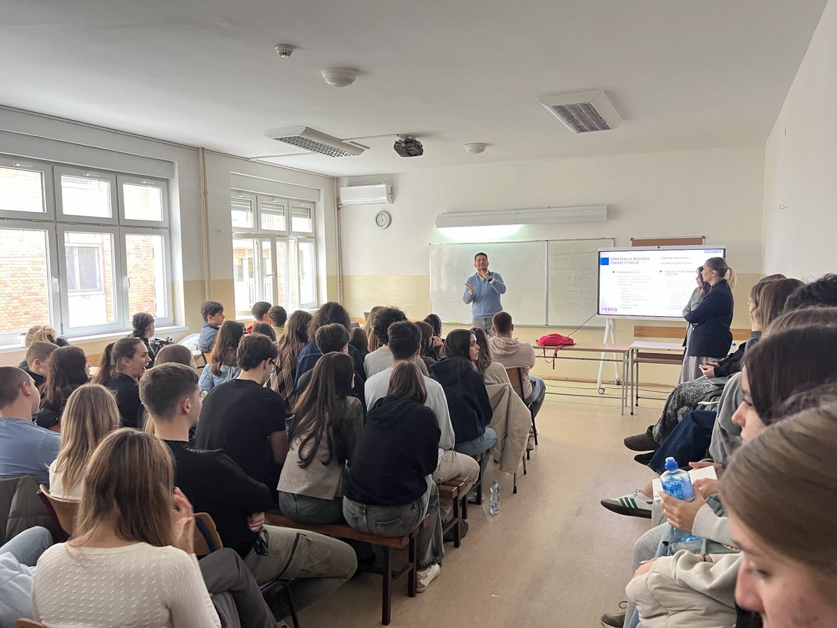 #OdŠkolskeKlupeDoKancelarije
Gostujuće predavanje u XIV gimnaziji. Vidimo se  9. decembra na tradicionalnom  FEFA takmičenju srednjoškolaca #BiznisTon