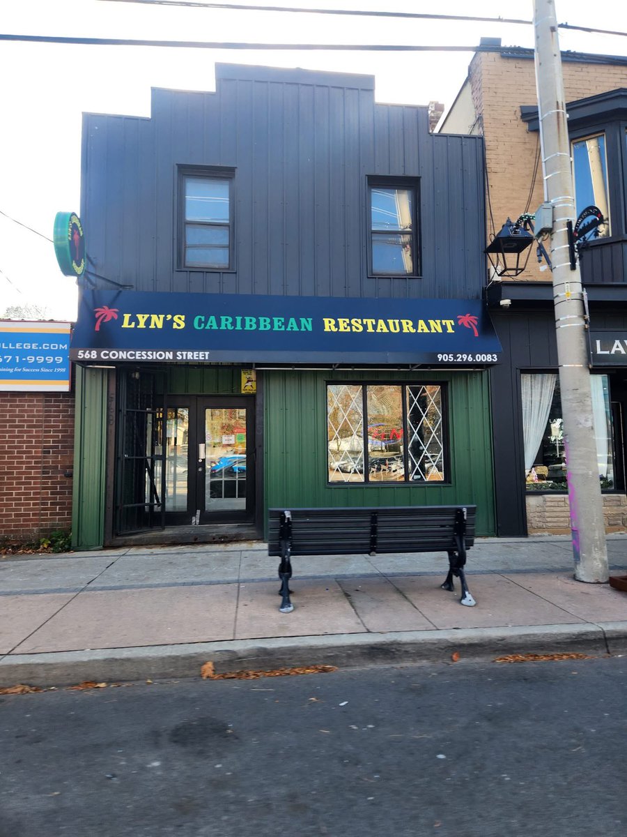 LED_SolutionsCA's tweet image. Lyn’s Caribbean Restaurant is one of the gems of Concession Street, the kind of Hamilton spot built on heart, flavour, and community. Places like this shine even brighter thanks to local companies supporting local businesses, like LED Solutions. 🖤🍽️ #HamOnt #SupportLocal