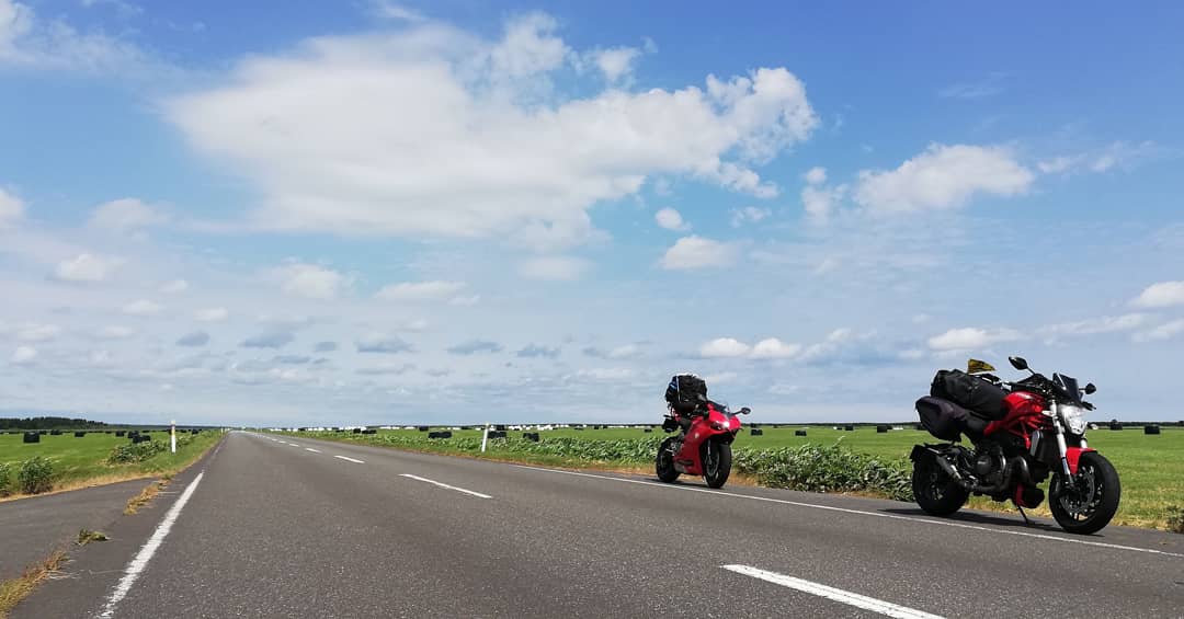 まつひろ tweet media