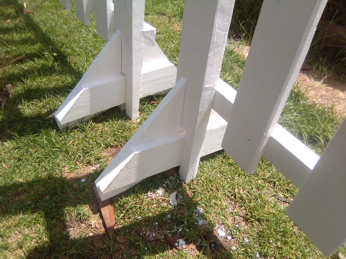 SWG_Pallets's tweet image. Building a custom wooden picket fence for a client today. Strong, clean and built to last. If you need fencing or custom pallet furniture, we’re here to help. 🛠️🌿 #PicketFence #SWG