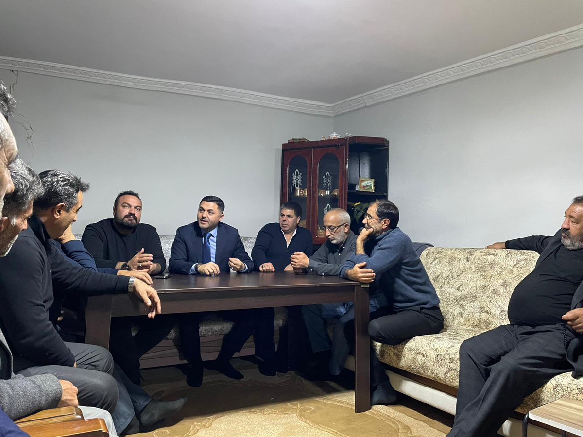 TolgaAdg's tweet photo. Genel Başkanımız Sayın Devlet Bahçeli Bey’in talimatları doğrultusunda “Hayırlı Günler Komşum, Derdin Derdimizdir” ziyaretleri kapsamında; yönetim kurulu üyelerimizle birlikte, Merkez Bayraktar Köyümüzün Muhtarı Yüksel Görmüş’ün evine misafir olduk. Misafirperverliğinden dolayı kendilerine teşekkür ediyoruz.

@E_SemihYalcin @MHP_Bilgi