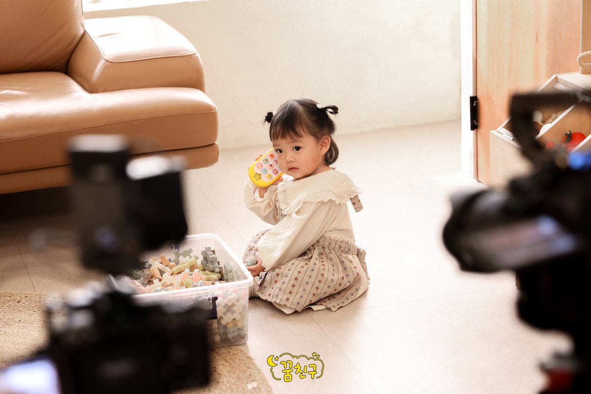 kbs_babys's tweet image. [📷] 꿈친구에 놀러와요🌛

짧은 시간에도 봄이와 금방 친해진 삼촌들💚
언제든 봄이의 힐링이 필요할 때 또 놀러오세요💞

#NCTDREAM