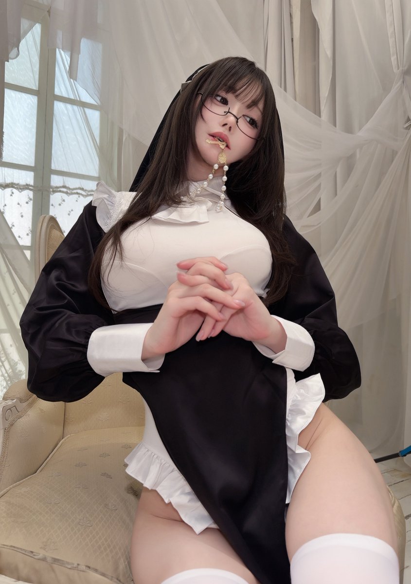 himononeko's tweet image. #いいふとももの日