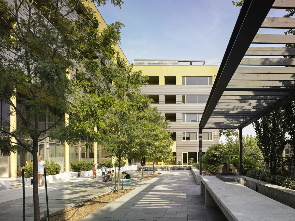 Fusioncorp_Dev's tweet image. Discover one of our early projects — and a favourite to this day: Roncesvalles Lofts.

Proud to see it featured again in the city’s architectural conversation 👇

ow.ly/Z81z50Xtyv9 

#Fusioncorp #TorontoArchitecture #RoncesvallesLofts #MidriseDevelopment