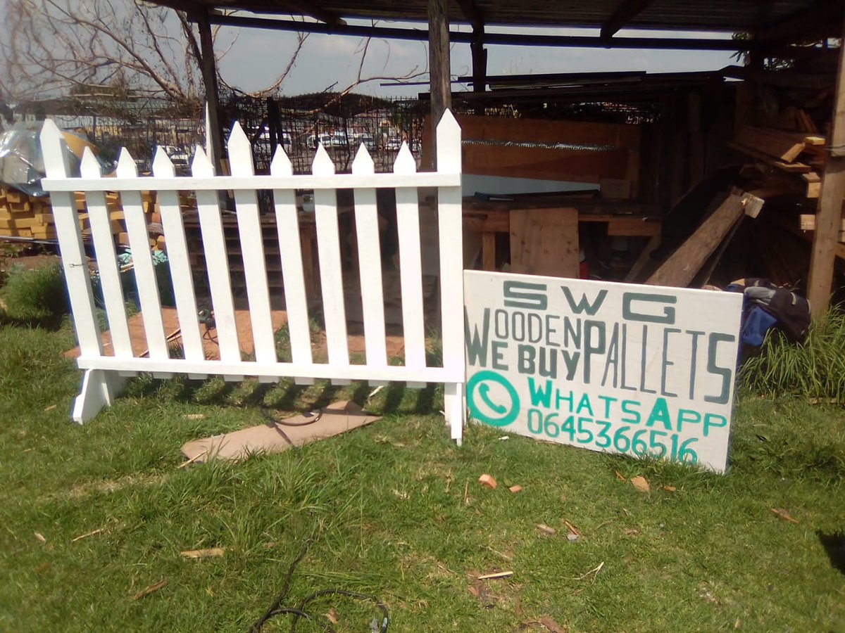 MoketeSehloho's tweet image. Building a custom wooden picket fence for a client today. Strong, clean and built to last. If you need fencing or custom pallet furniture, we’re here to help. 🛠️🌿 #PicketFence #SWG