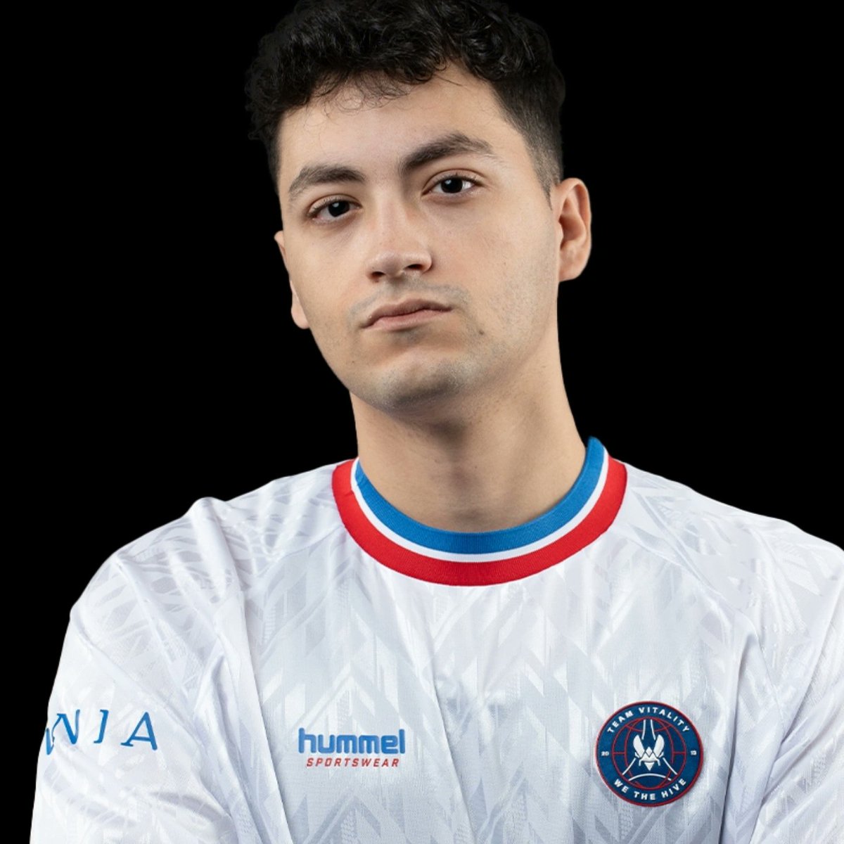 Playing Fatal Fury COTW is more than just a game for me. It's passion, it's life, it's the drive that you have to become stronger and stronger! Can't wait for 2026 🐝💛 
#VITWIN