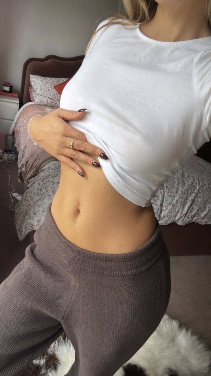 Toned tanned tummies are your weakness