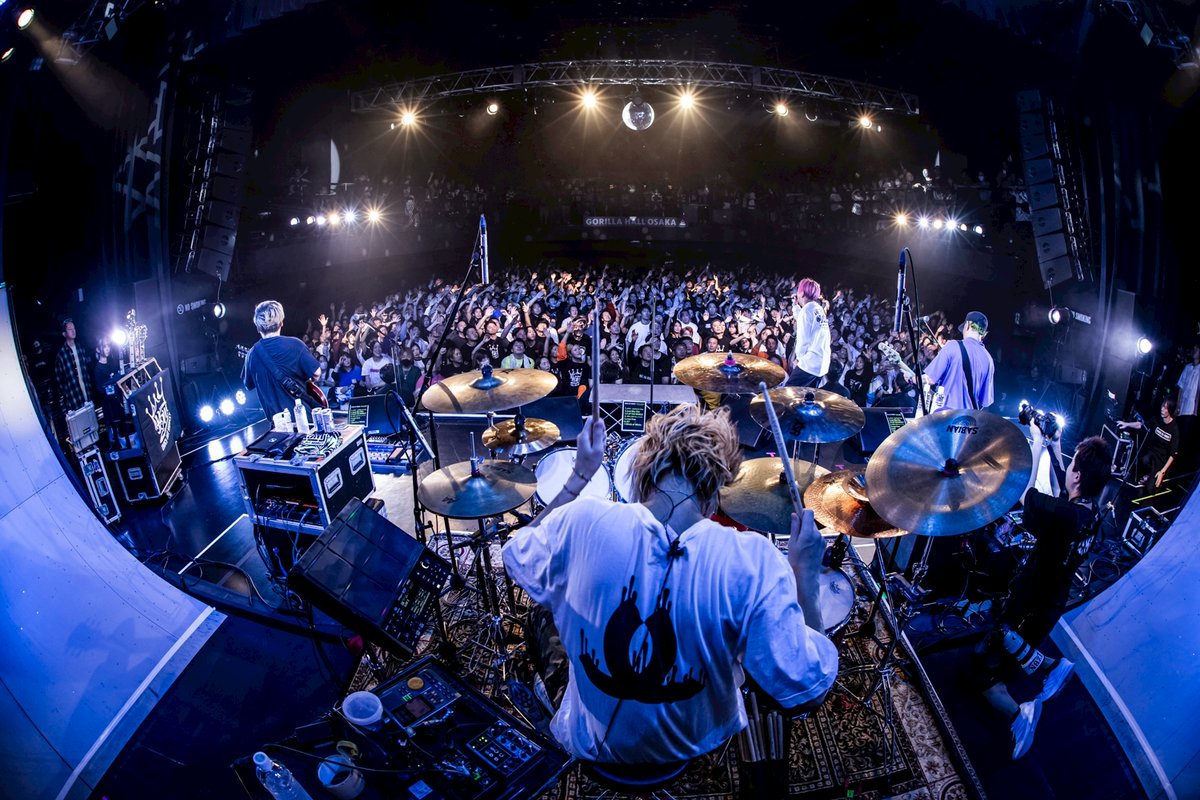rollinrock167's tweet photo. 【VOL.7 Photo】
KNCOK OUT MONKEY
VOL.1から一緒に作り上げてきた盟友!
歴史をお互い知る仲だからこその熱く深いライブでした⚡️
Photo by...
1-2 @HayachiNne
3-4 @3104_saijo
@KOM_Official
#rollinrock #knockoutmonkey https://t.co/bqK1l7Gj4B
