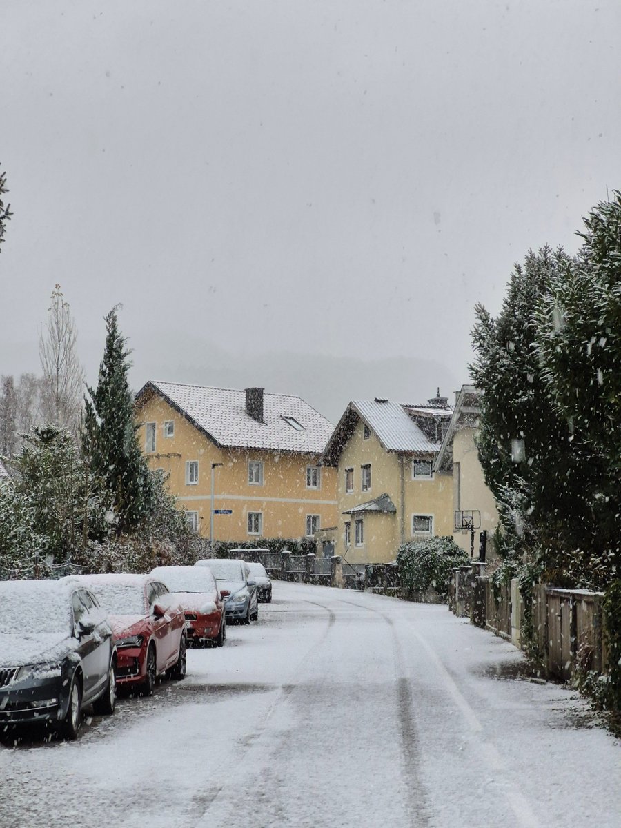 Wunderschöner Schneefall heute morgen in Elsbethen, Salzburg

<a href="/uwz_at/">uwz.at</a> <a href="/manu_oberhuber/">Manuel Oberhuber</a> <a href="/alpin/">alpin</a>