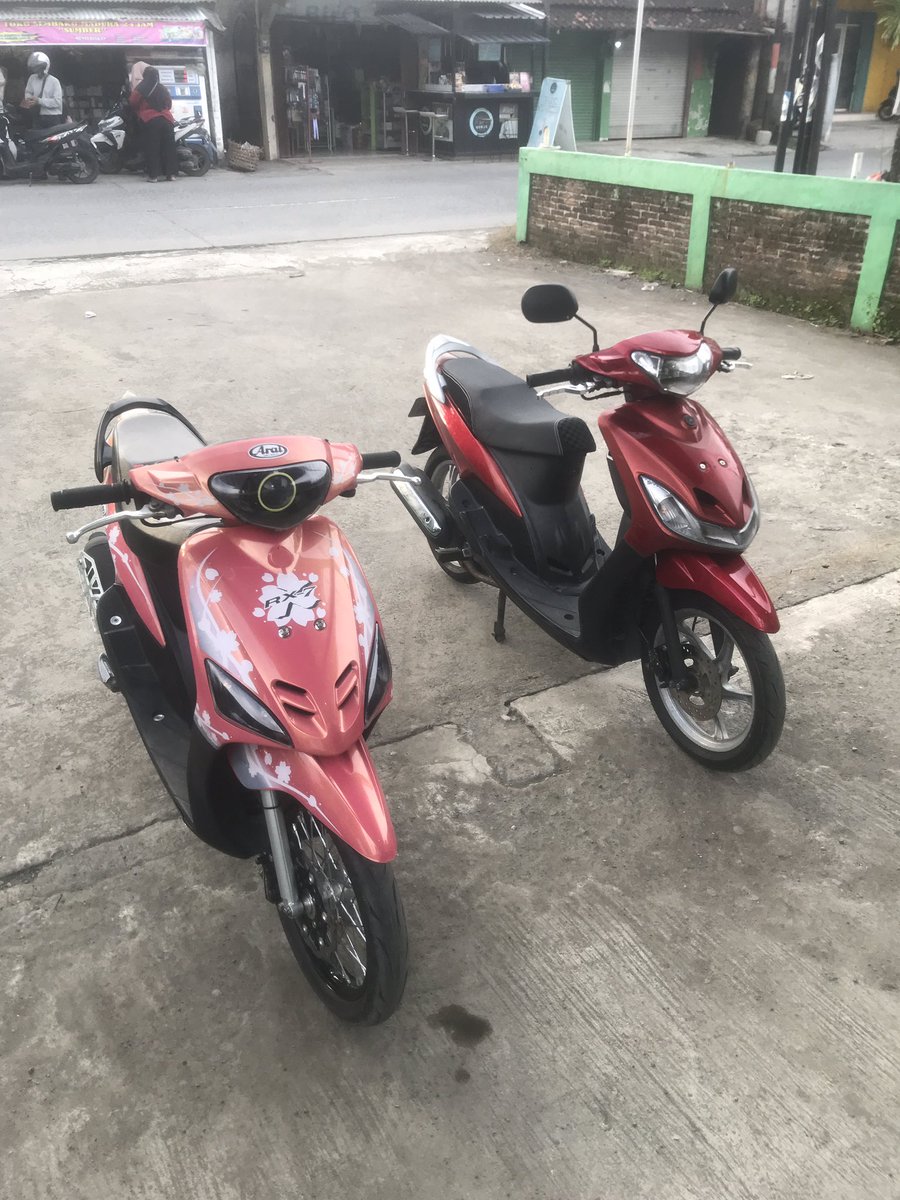 manmakecoffeee's tweet image. Kasih saran nama dong buat si merah