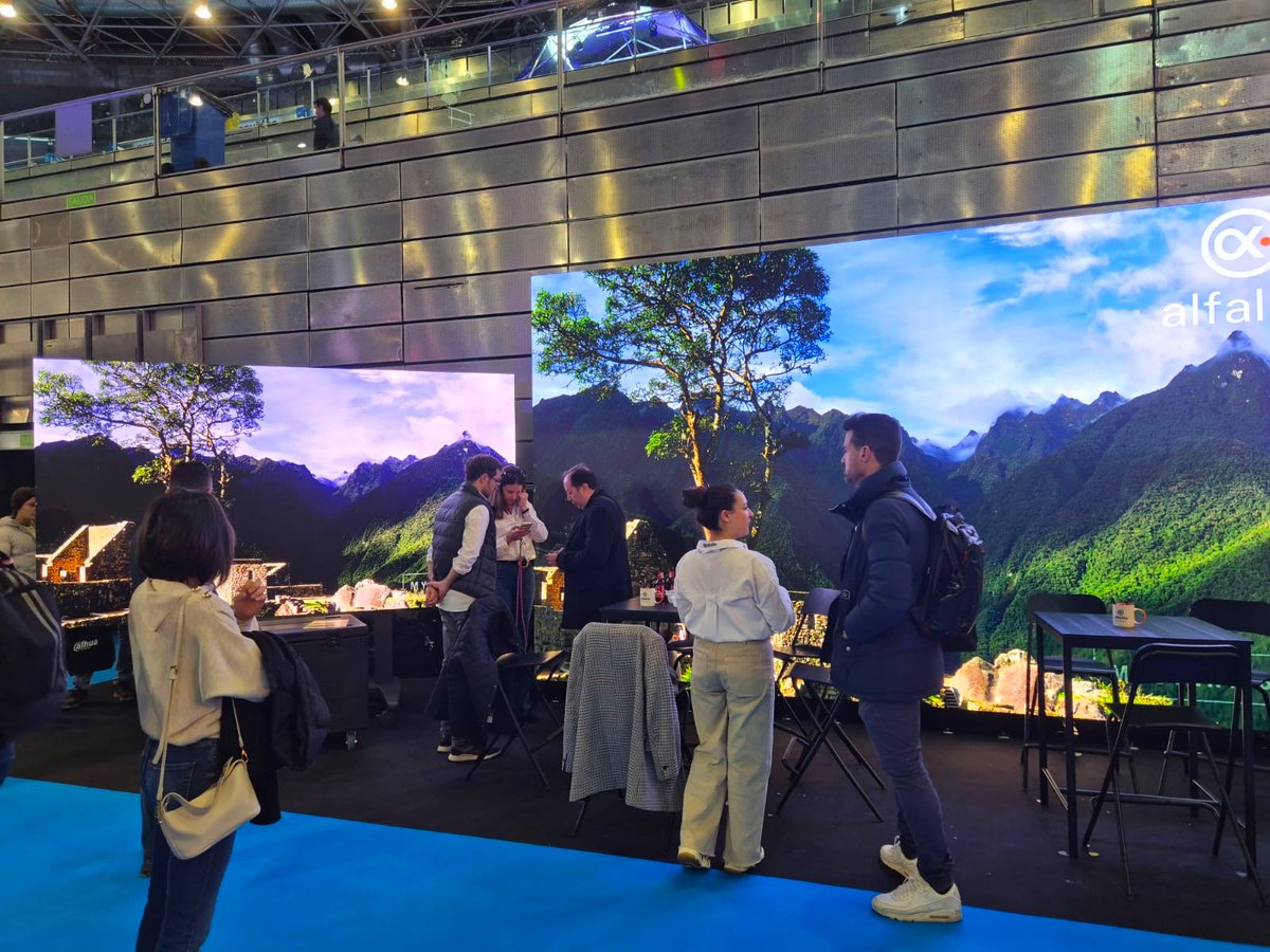 Una representació del MAC és avui a Madrid per visitar la #BITAMShow2025, la fira internacional de broadcast, IT, àudio i media que reuneix més de 8.000 professionals i 120 expositors.
L’esdeveniment ofereix noves oportunitats, demostracions i una completa programació formativa.