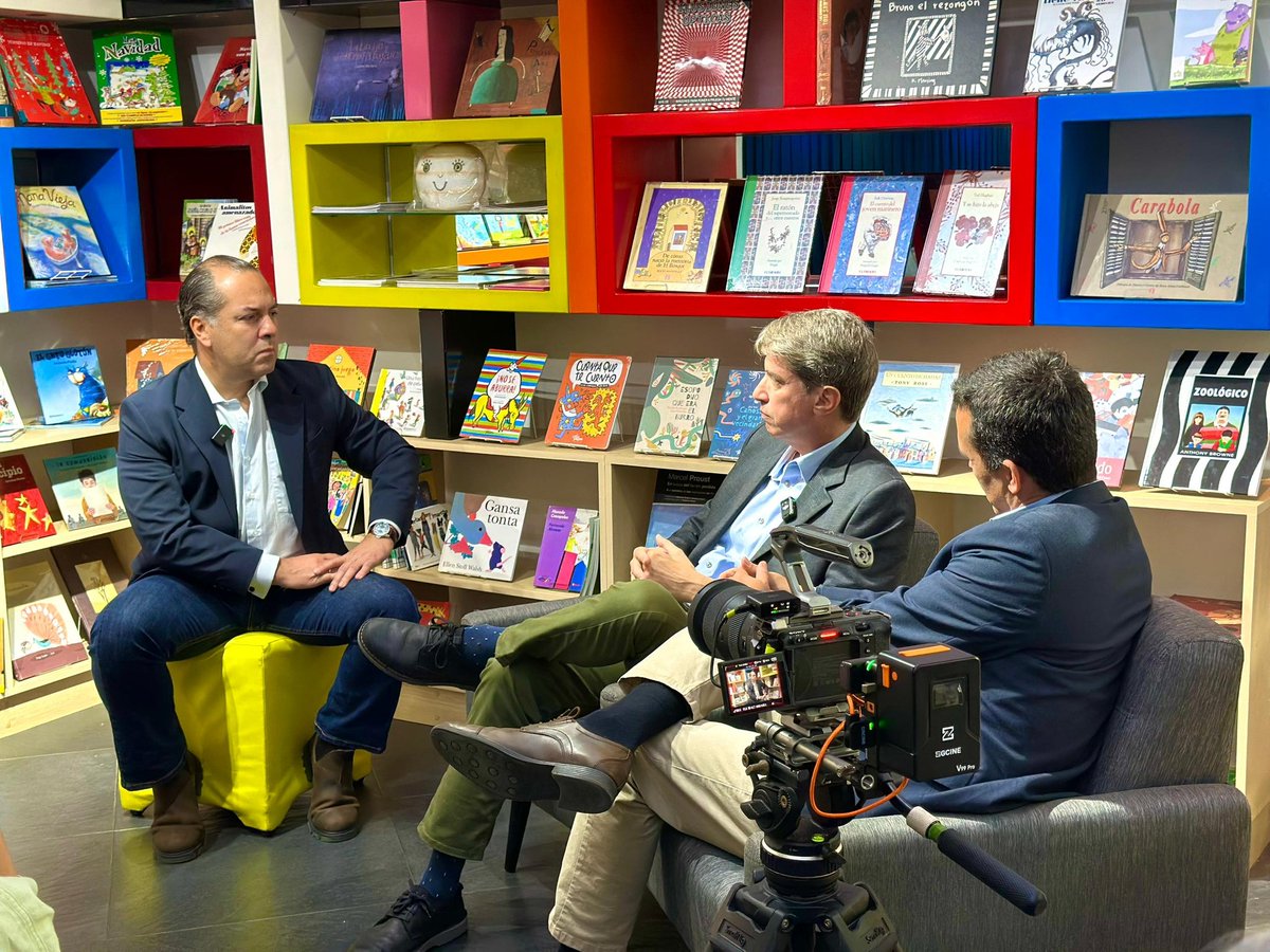 Se viene un nuevo episodio del podcast "Pensándolo Bien" de <a href="/revista_sic/">Revista SIC</a> para hablar de nuestros nuevos Santos para Todos... y la importancia para Venezuela.

¡Muchas gracias! a Alfonso Porras.y a Alejandro Marius por la compañía.ven3