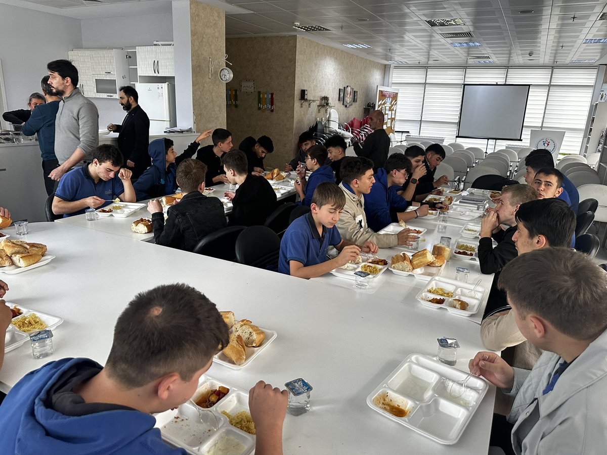 📿 “Alemlere Rahmet Hz. Muhammed (S.A.V.)” projemiz, Bafra Anadolu İmam Hatip Lisesi öğrencilerinin katılımıyla bugün başladı.

Eğitim öğretim yılı boyunca devam edecek programda gençlerimiz dolu dolu, manevi yönü güçlü bir gün geçirdi. ✨
#gsbgm #bafragm