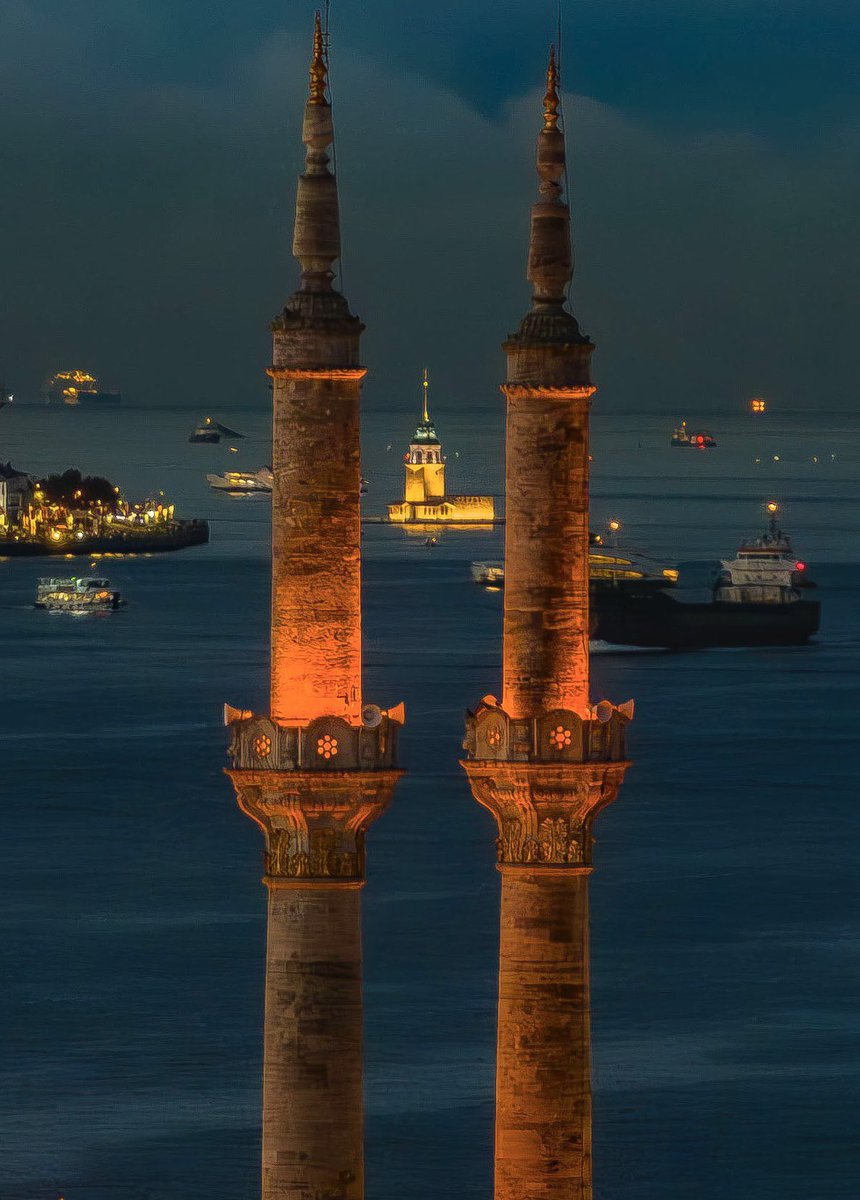 "Kaderi ancak dua değiştirir."

Hz. Muhammed (s.a.v)