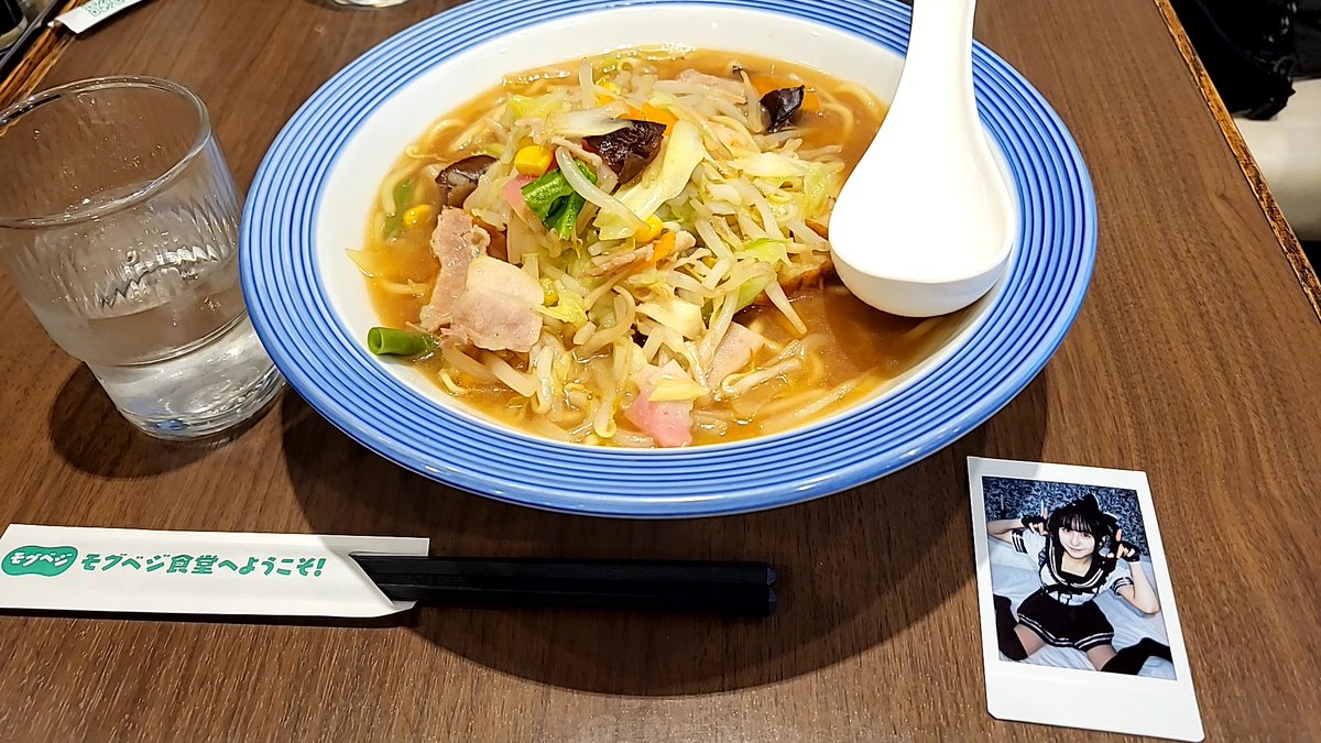 IoNamakura307's tweet image. ライブと特典会の間にご飯食べてました😁
#愛梨ここ